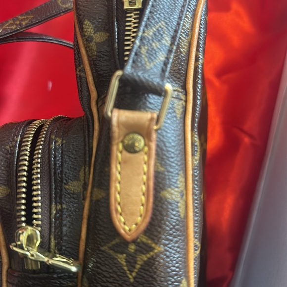 Louis Vuitton Vintage Amazon Crossbody. EVC plus LV dust bag FLASH SALE - Picture 16 of 16